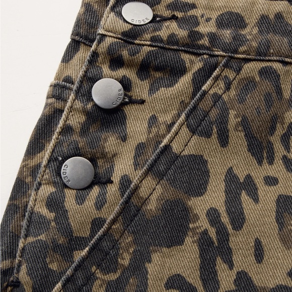 Viral leopard print overalls, size 2X (20). - Picture 3 of 7